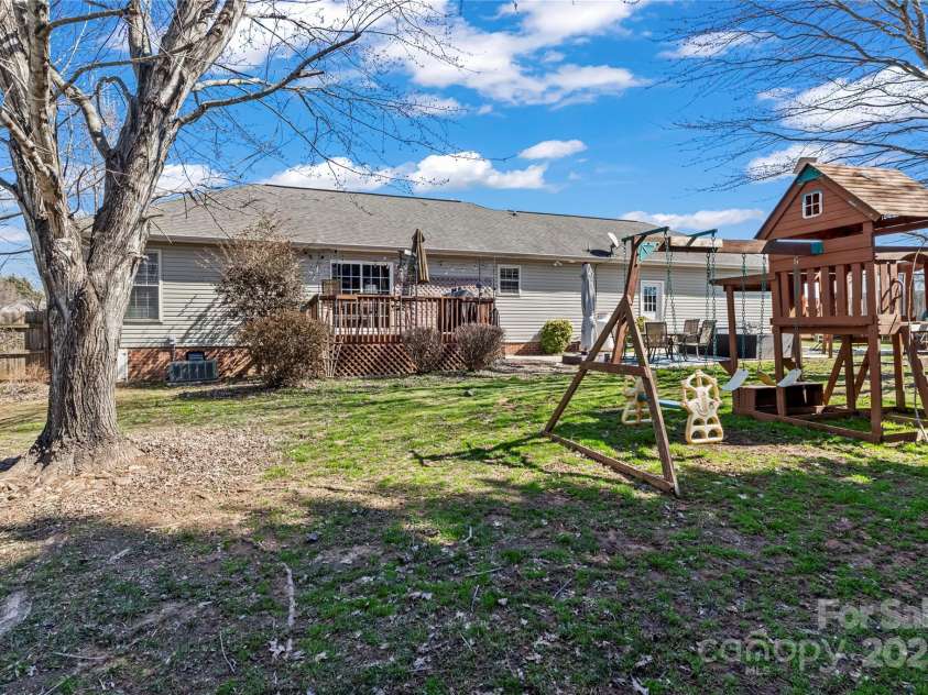 3757 Fieldhaven Court, Maiden, NC 28650.  MLS# CAR4226072, YatesRealty ID 6009. Big yard