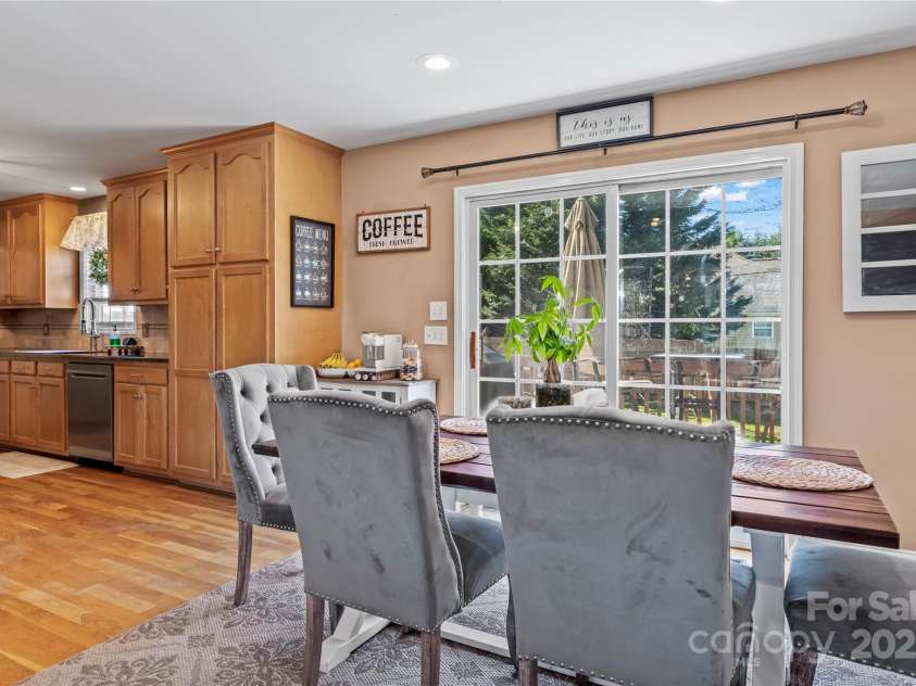 3757 Fieldhaven Court, Maiden, NC 28650.  MLS# CAR4226072, YatesRealty ID 6009. Rear deck  off dining