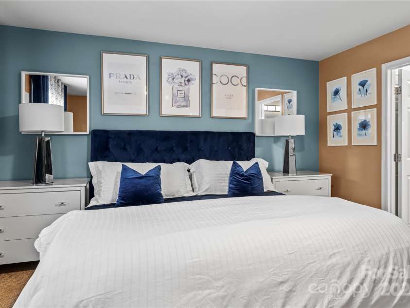 3757 Fieldhaven Court, Maiden, NC 28650.  MLS# CAR4226072, YatesRealty ID 6009. Walk in closet