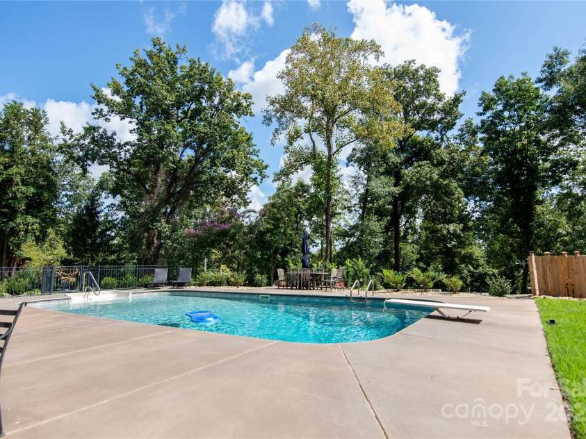 1220 Piedmont Avenue, Kings Mountain, NC 28086.  MLS# CAR4276152, YatesRealty ID 601. 20 x 40 pool 
