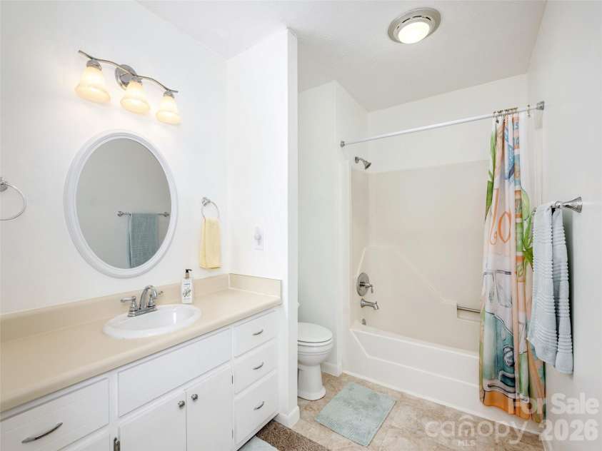 103 Oakwood Place, Hendersonville, NC 28792.  MLS# CAR4363968, YatesRealty ID 6010. Bath #2