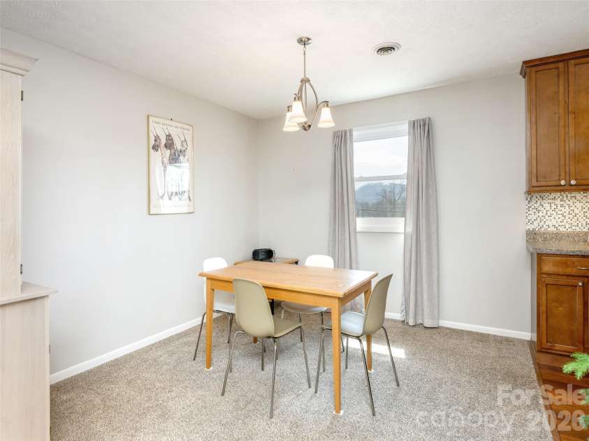 103 Oakwood Place, Hendersonville, NC 28792.  MLS# CAR4363968, YatesRealty ID 6010. Dining