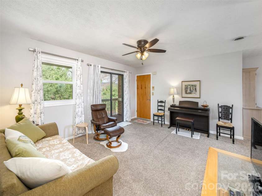 103 Oakwood Place, Hendersonville, NC 28792.  MLS# CAR4363968, YatesRealty ID 6010. Living Area