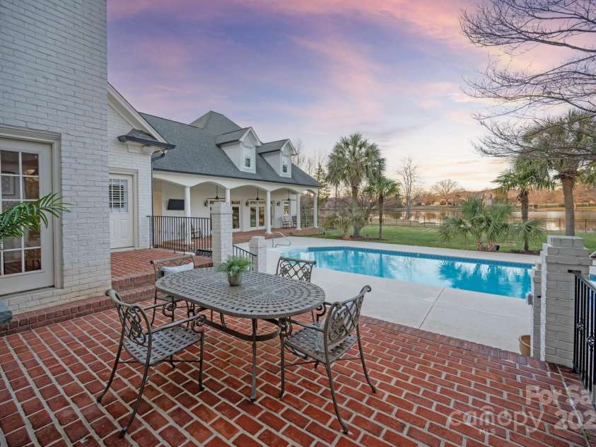 424 Fairhaven Court, Waxhaw, NC 28173.  MLS# CAR4212602, YatesRealty ID 6011. 