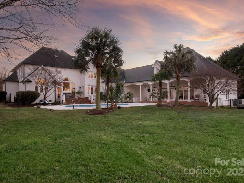 424 Fairhaven Court, Waxhaw, NC 28173.  MLS# CAR4212602, YatesRealty ID 6011. 