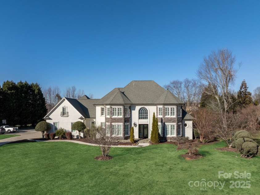 424 Fairhaven Court, Waxhaw, NC 28173.  MLS# CAR4212602, YatesRealty ID 6011. 