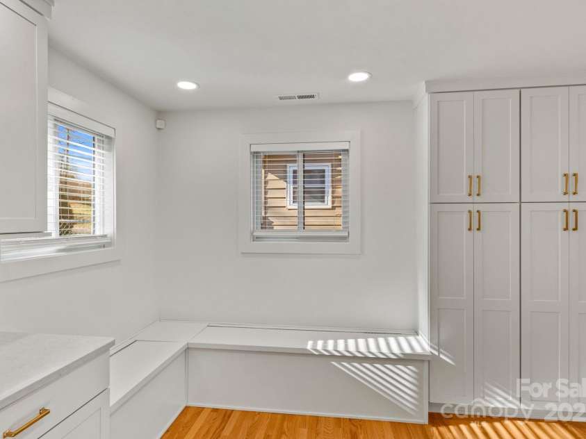 453 Riverview Drive, Asheville, NC 28806.  MLS# CAR4213246, YatesRealty ID 6012. 