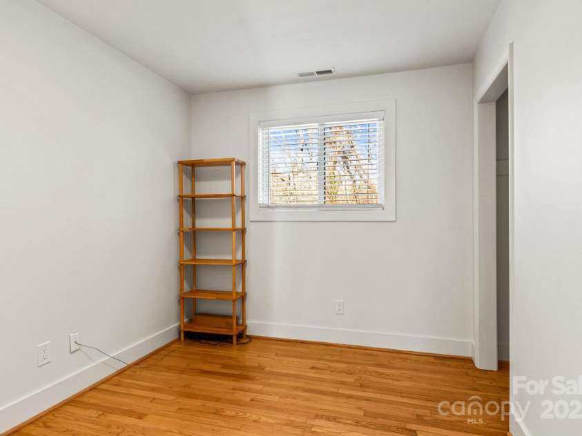 453 Riverview Drive, Asheville, NC 28806.  MLS# CAR4213246, YatesRealty ID 6012. 