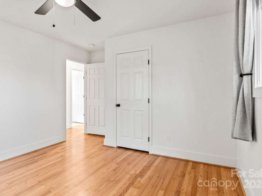 453 Riverview Drive, Asheville, NC 28806.  MLS# CAR4213246, YatesRealty ID 6012. 