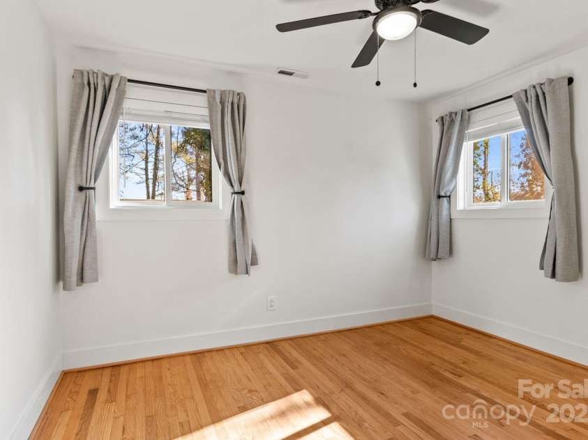 453 Riverview Drive, Asheville, NC 28806.  MLS# CAR4213246, YatesRealty ID 6012. 