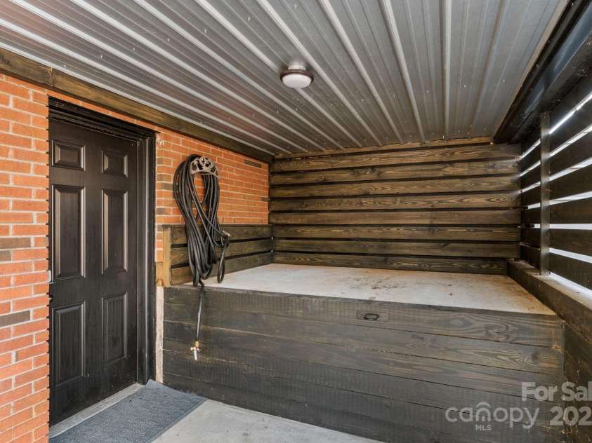 453 Riverview Drive, Asheville, NC 28806.  MLS# CAR4213246, YatesRealty ID 6012. 