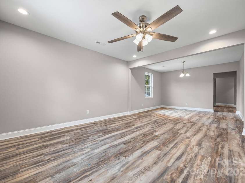 560 Walnut Street, Rock Hill, SC 29730.  MLS# CAR4305950, YatesRealty ID 6013. 