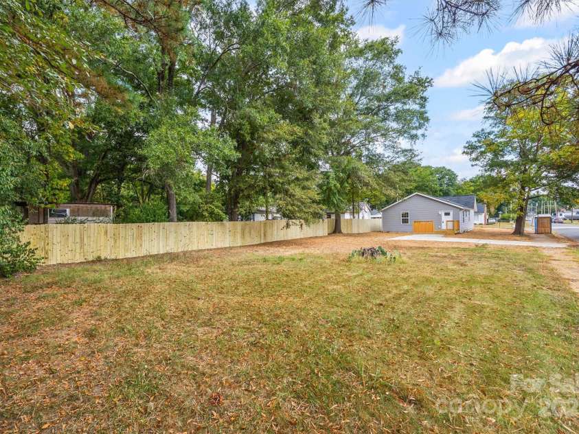 560 Walnut Street, Rock Hill, SC 29730.  MLS# CAR4305950, YatesRealty ID 6013. 