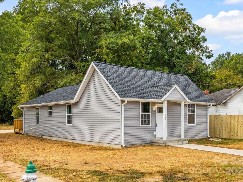 560 Walnut Street, Rock Hill, SC 29730.  MLS# CAR4305950, YatesRealty ID 6013. 