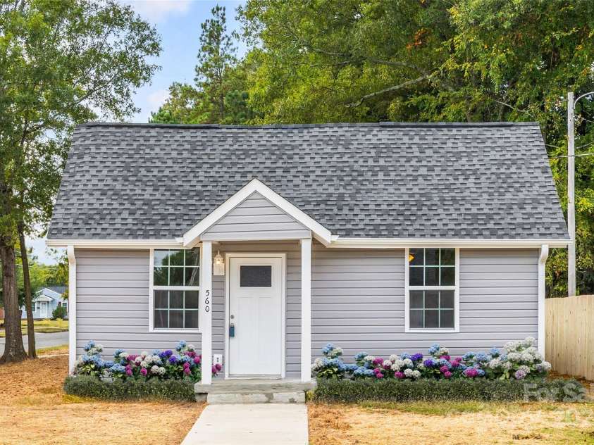 560 Walnut Street, Rock Hill, SC 29730.  MLS# CAR4305950, YatesRealty ID 6013. 