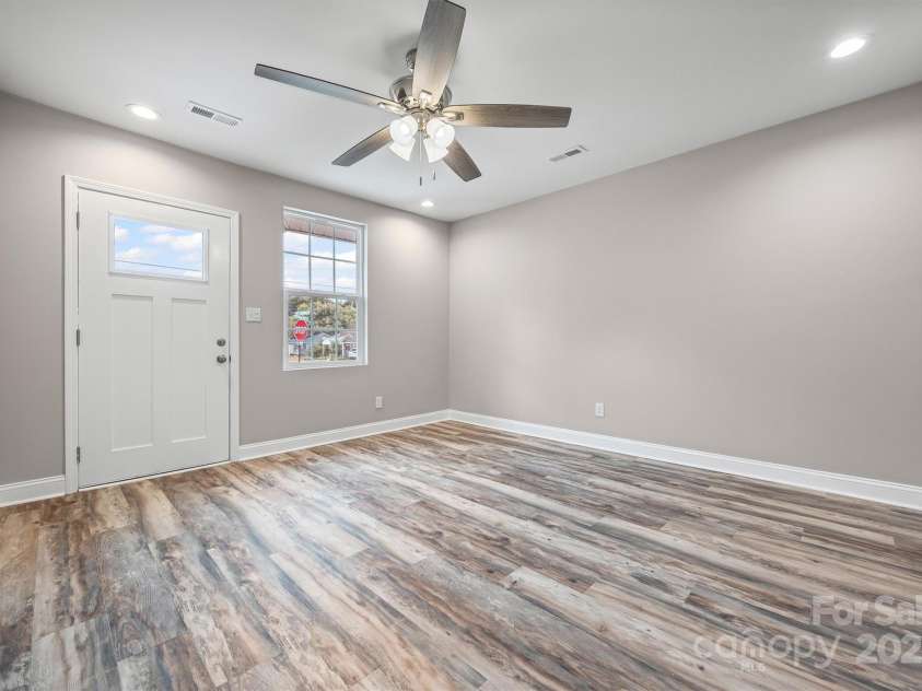 560 Walnut Street, Rock Hill, SC 29730.  MLS# CAR4305950, YatesRealty ID 6013. 