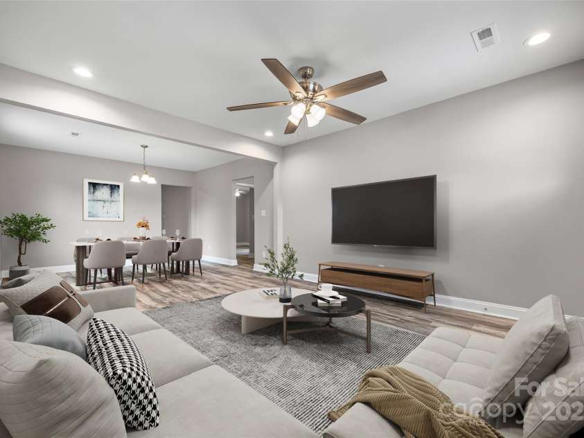 560 Walnut Street, Rock Hill, SC 29730.  MLS# CAR4305950, YatesRealty ID 6013. 