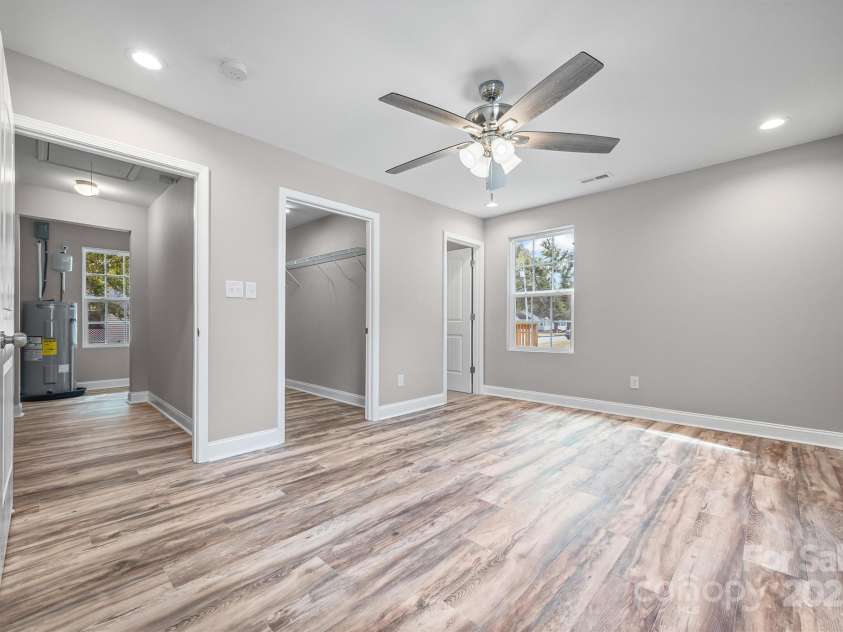 560 Walnut Street, Rock Hill, SC 29730.  MLS# CAR4305950, YatesRealty ID 6013. 