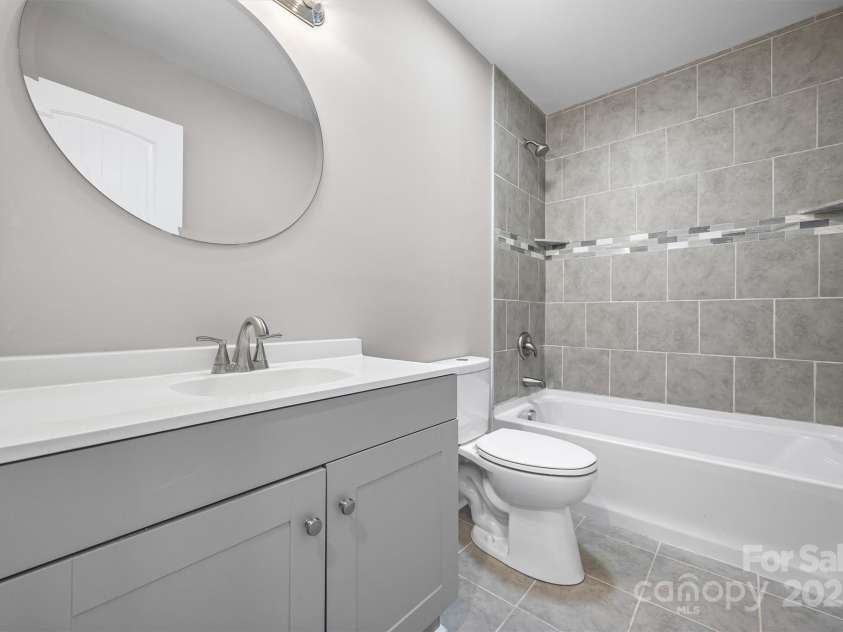 560 Walnut Street, Rock Hill, SC 29730.  MLS# CAR4305950, YatesRealty ID 6013. 