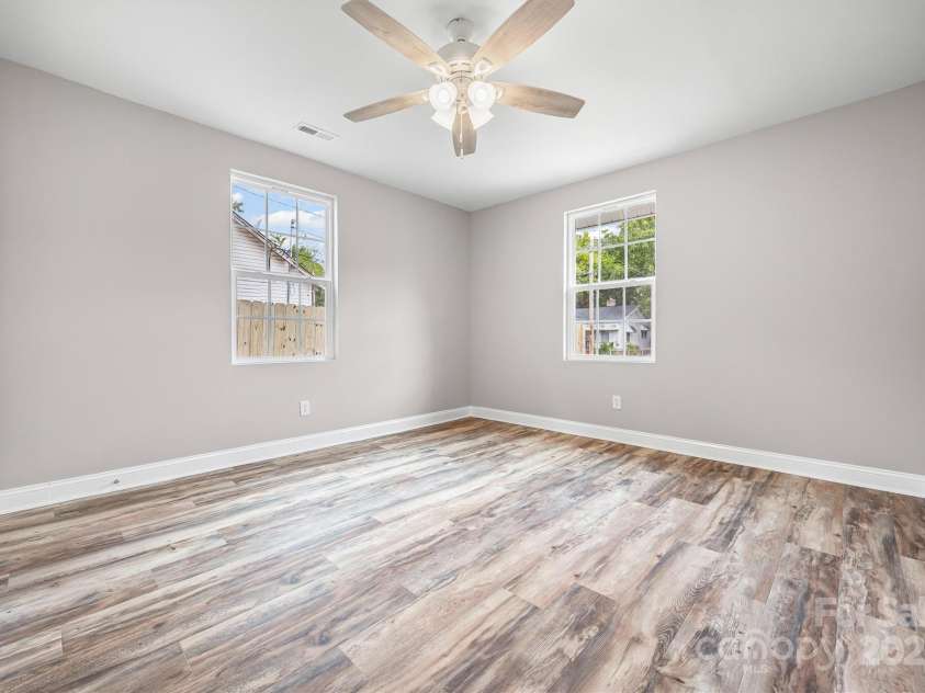 560 Walnut Street, Rock Hill, SC 29730.  MLS# CAR4305950, YatesRealty ID 6013. 