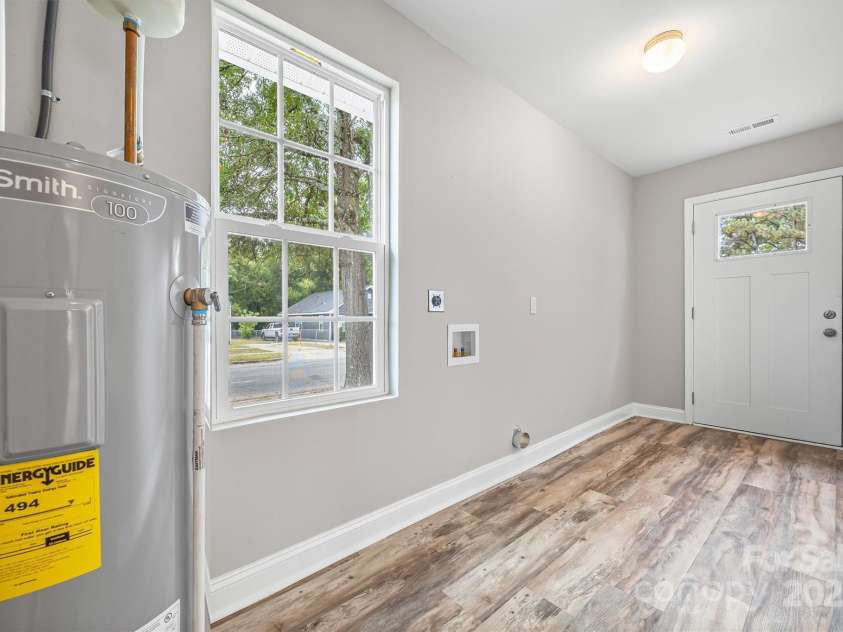 560 Walnut Street, Rock Hill, SC 29730.  MLS# CAR4305950, YatesRealty ID 6013. 