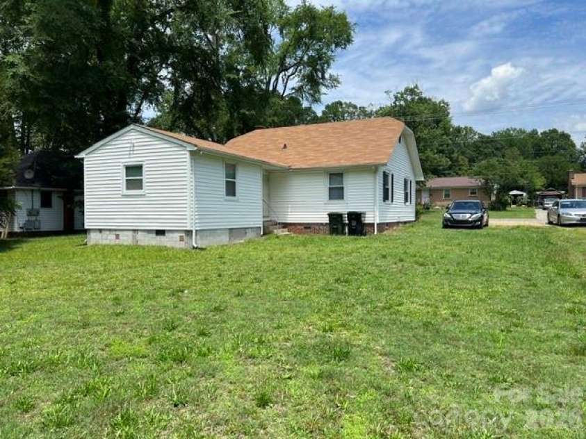 691 Harris Street, Concord, NC 28025.  MLS# CAR4385532, YatesRealty ID 6014. 