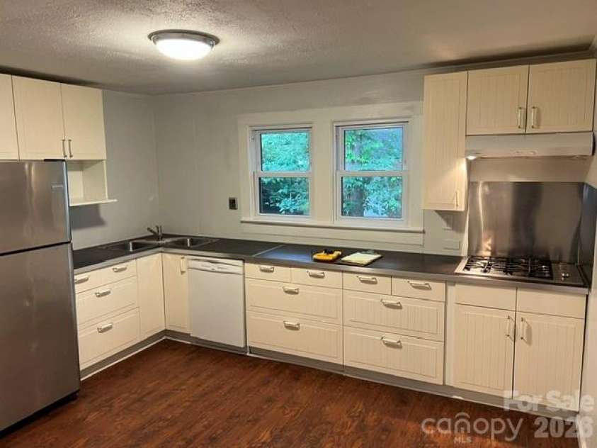 691 Harris Street, Concord, NC 28025.  MLS# CAR4385532, YatesRealty ID 6014. 