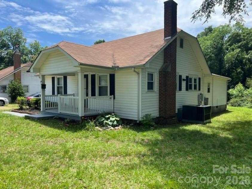 691 Harris Street, Concord, NC 28025.  MLS# CAR4385532, YatesRealty ID 6014. 