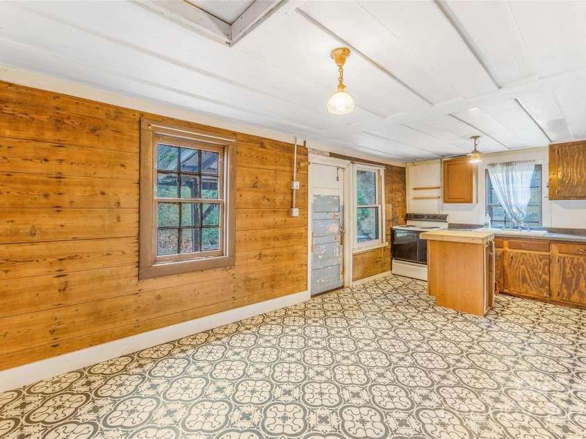 1 Mustang Drive, Leicester, NC 28748.  MLS# CAR4327824, YatesRealty ID 6015. Kitchen /Dining 