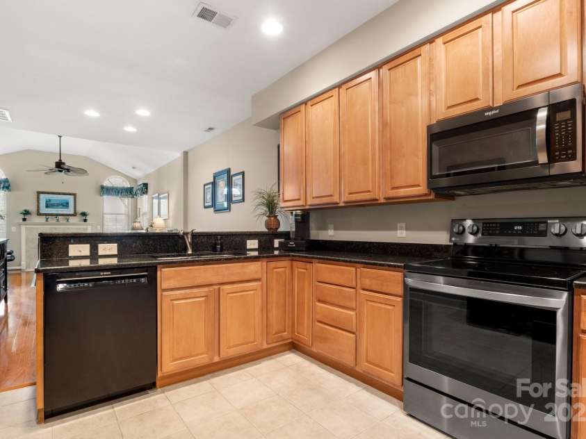 744 Ledgestone Court, Tega Cay, SC 29708.  MLS# CAR4241138, YatesRealty ID 6015. 