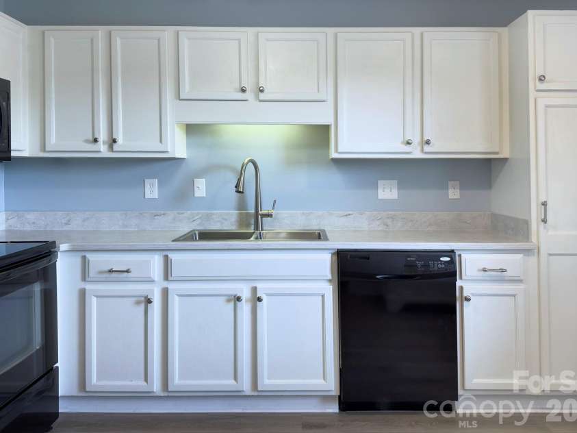 1104 Deermouse Way, Hendersonville, NC 28792.  MLS# CAR4296698, YatesRealty ID 6018. 