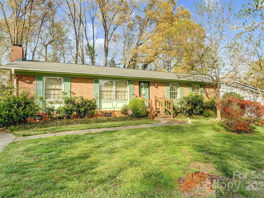7000 David Avenue, Charlotte, NC 28214.  MLS# CAR4242117, YatesRealty ID 6018. 