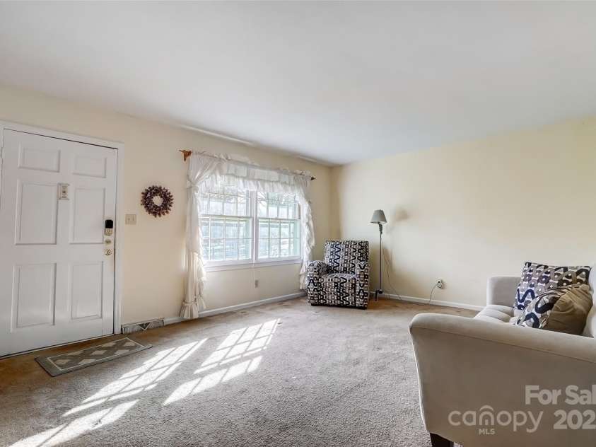 7000 David Avenue, Charlotte, NC 28214.  MLS# CAR4242117, YatesRealty ID 6018. 