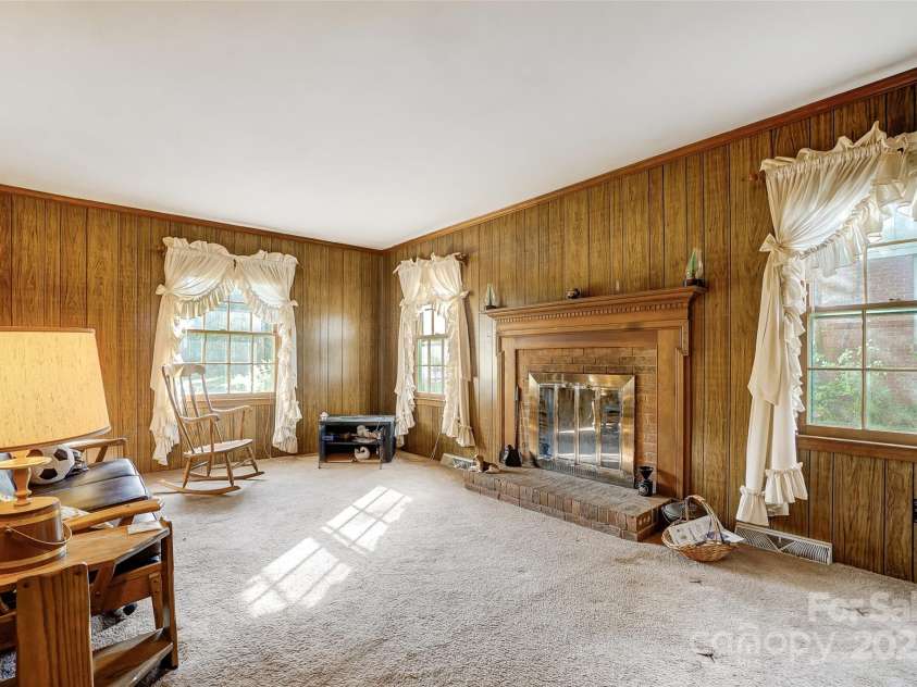 7000 David Avenue, Charlotte, NC 28214.  MLS# CAR4242117, YatesRealty ID 6018. 