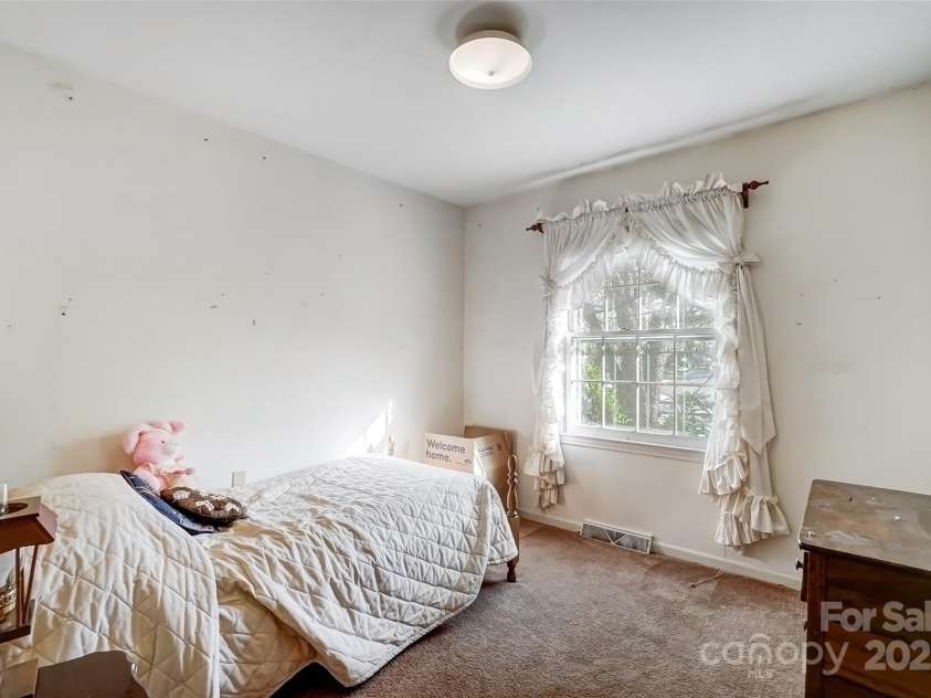 7000 David Avenue, Charlotte, NC 28214.  MLS# CAR4242117, YatesRealty ID 6018. 