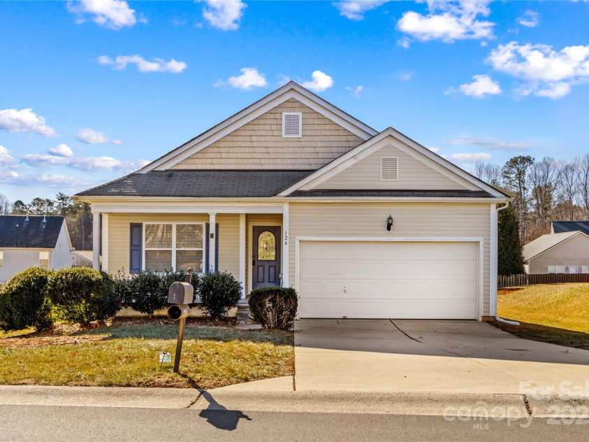 124 Zolder Lane, Mooresville, NC 28117.  MLS# CAR4213674, YatesRealty ID 6019. 124 Zolder Lane