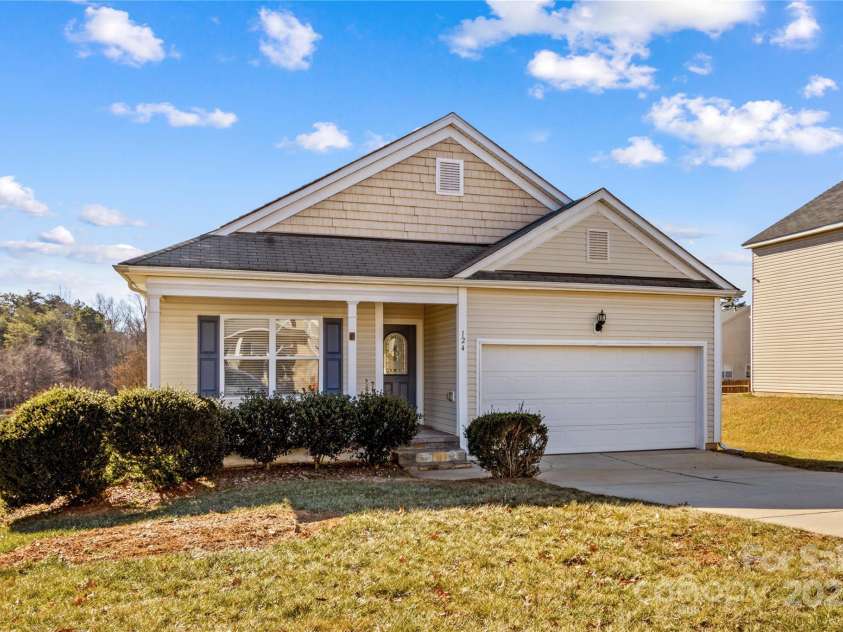124 Zolder Lane, Mooresville, NC 28117.  MLS# CAR4213674, YatesRealty ID 6019. 124 Zolder Ln