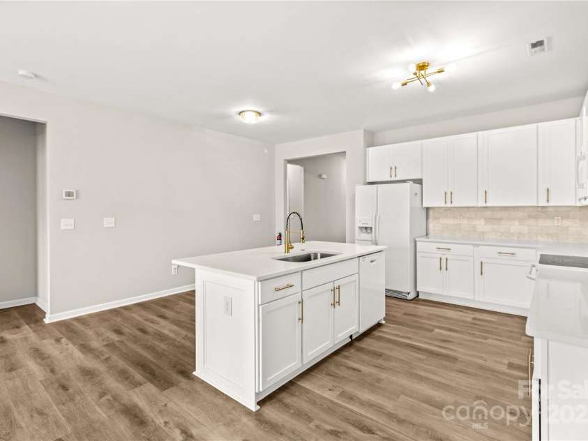 124 Zolder Lane, Mooresville, NC 28117.  MLS# CAR4213674, YatesRealty ID 6019. Kitchen