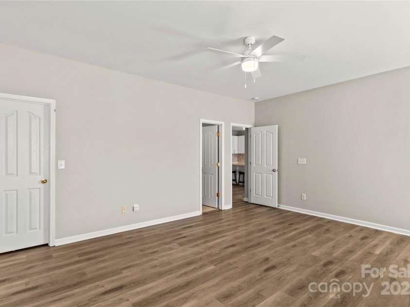 124 Zolder Lane, Mooresville, NC 28117.  MLS# CAR4213674, YatesRealty ID 6019. Primary Bedroom