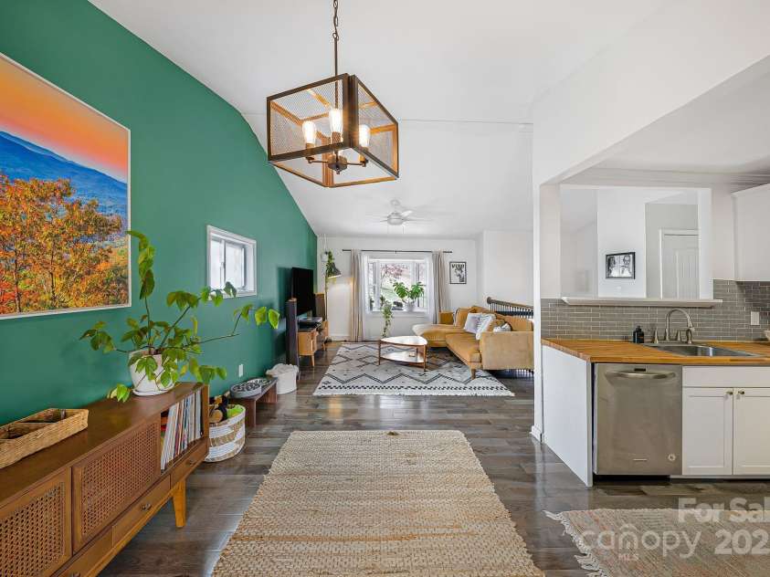 16 Woodfield Road, Arden, NC 28704.  MLS# CAR4316013, YatesRealty ID 602. 