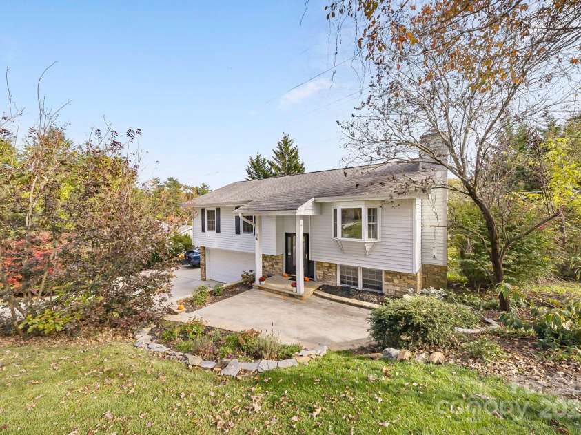 16 Woodfield Road, Arden, NC 28704.  MLS# CAR4316013, YatesRealty ID 602. 