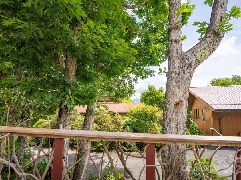 335 Snowshoe Loop, Newland, NC 28657.  MLS# CAR4290486, YatesRealty ID 602. 