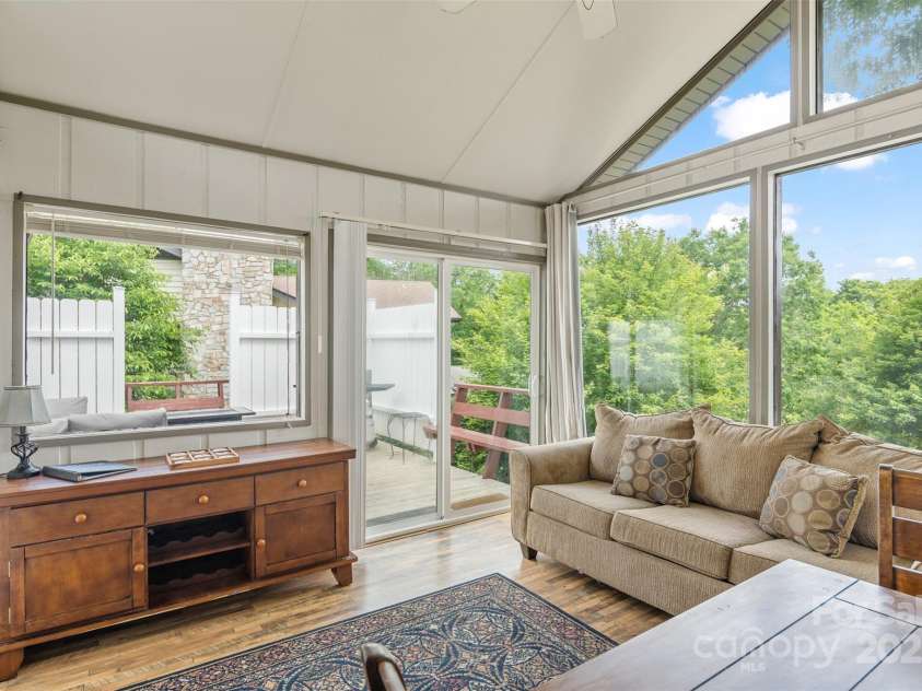 335 Snowshoe Loop, Newland, NC 28657.  MLS# CAR4290486, YatesRealty ID 602. 