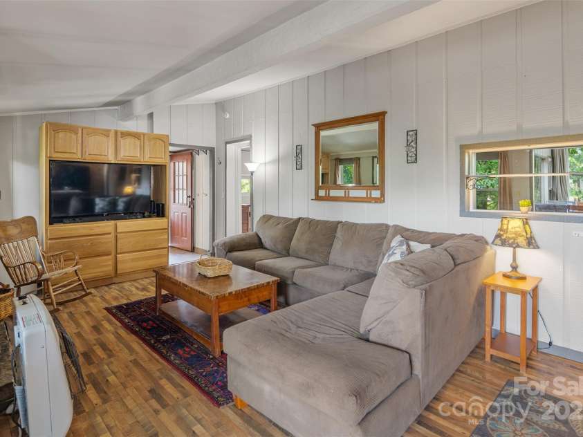 335 Snowshoe Loop, Newland, NC 28657.  MLS# CAR4290486, YatesRealty ID 602. 