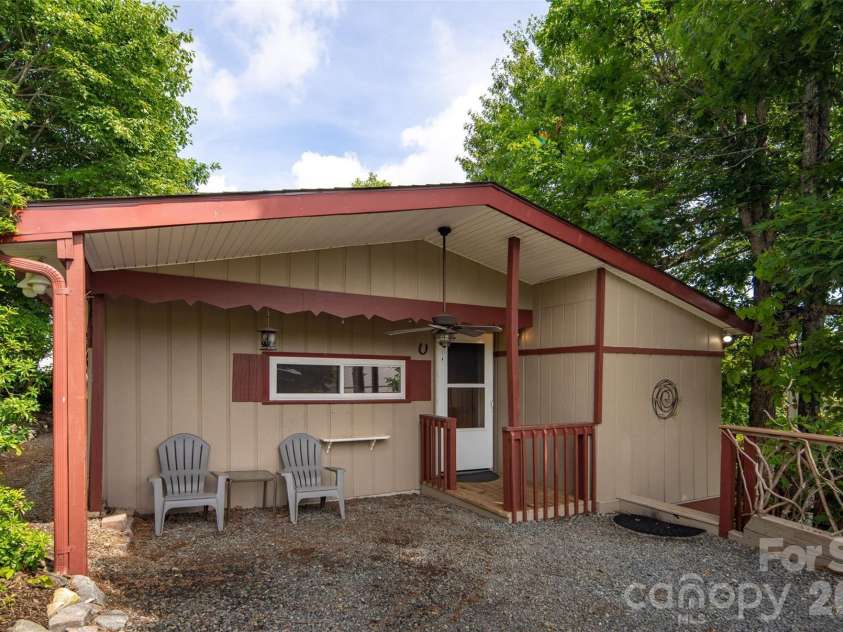 335 Snowshoe Loop, Newland, NC 28657.  MLS# CAR4399483, YatesRealty ID 602. 