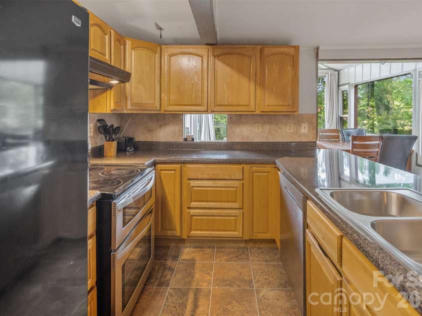 335 Snowshoe Loop, Newland, NC 28657.  MLS# CAR4399483, YatesRealty ID 602. 
