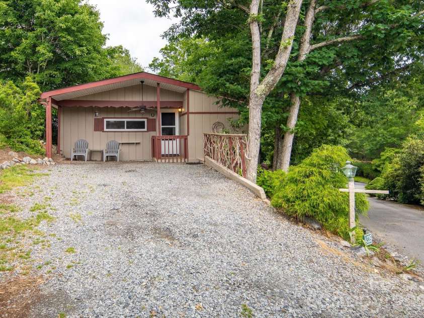 335 Snowshoe Loop, Newland, NC 28657.  MLS# CAR4399483, YatesRealty ID 602. 