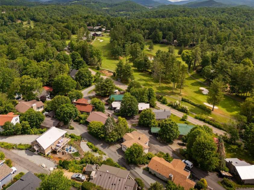 335 Snowshoe Loop, Newland, NC 28657.  MLS# CAR4399483, YatesRealty ID 602. 