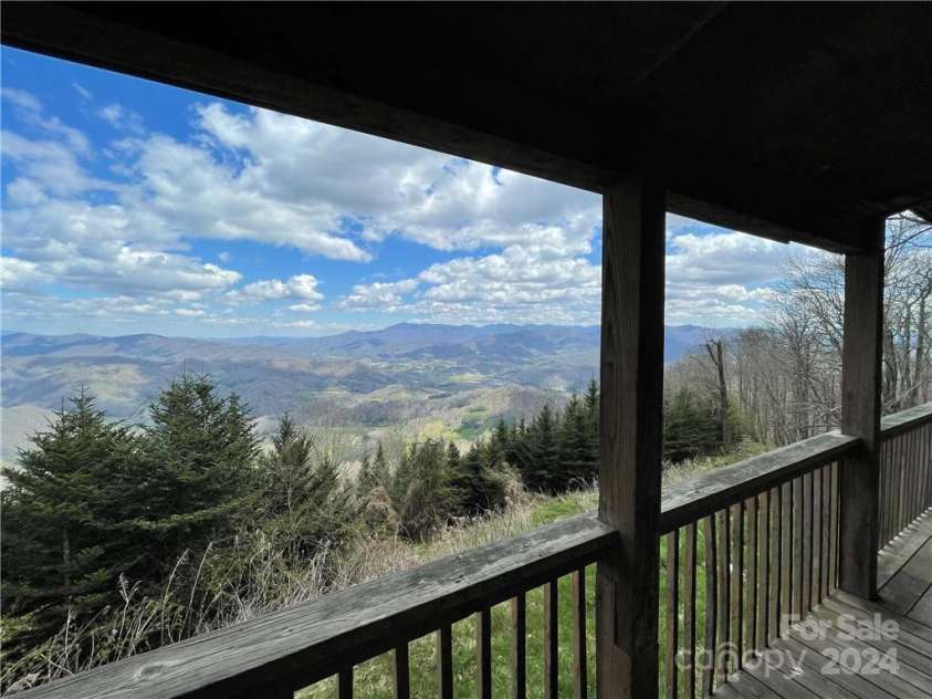 1375 Swing Road, Burnsville, NC 28714.  MLS# CAR4131042, YatesRealty ID 6020. 