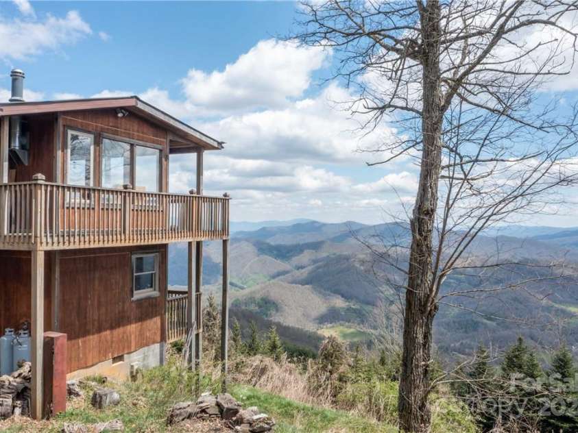 1375 Swing Road, Burnsville, NC 28714.  MLS# CAR4131042, YatesRealty ID 6020. 